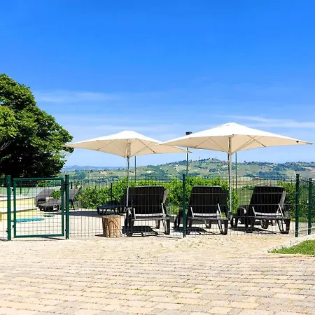 Lägenhet Da Maurizio Castiglione Tinella